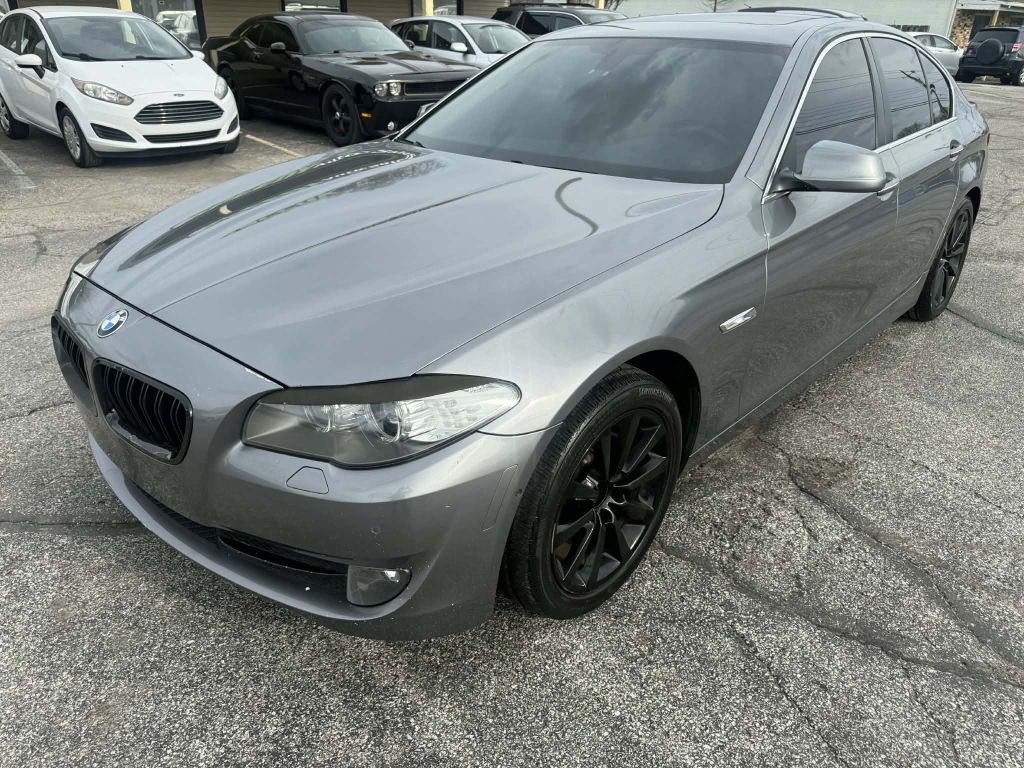 2013 BMW 5 Series Image 8