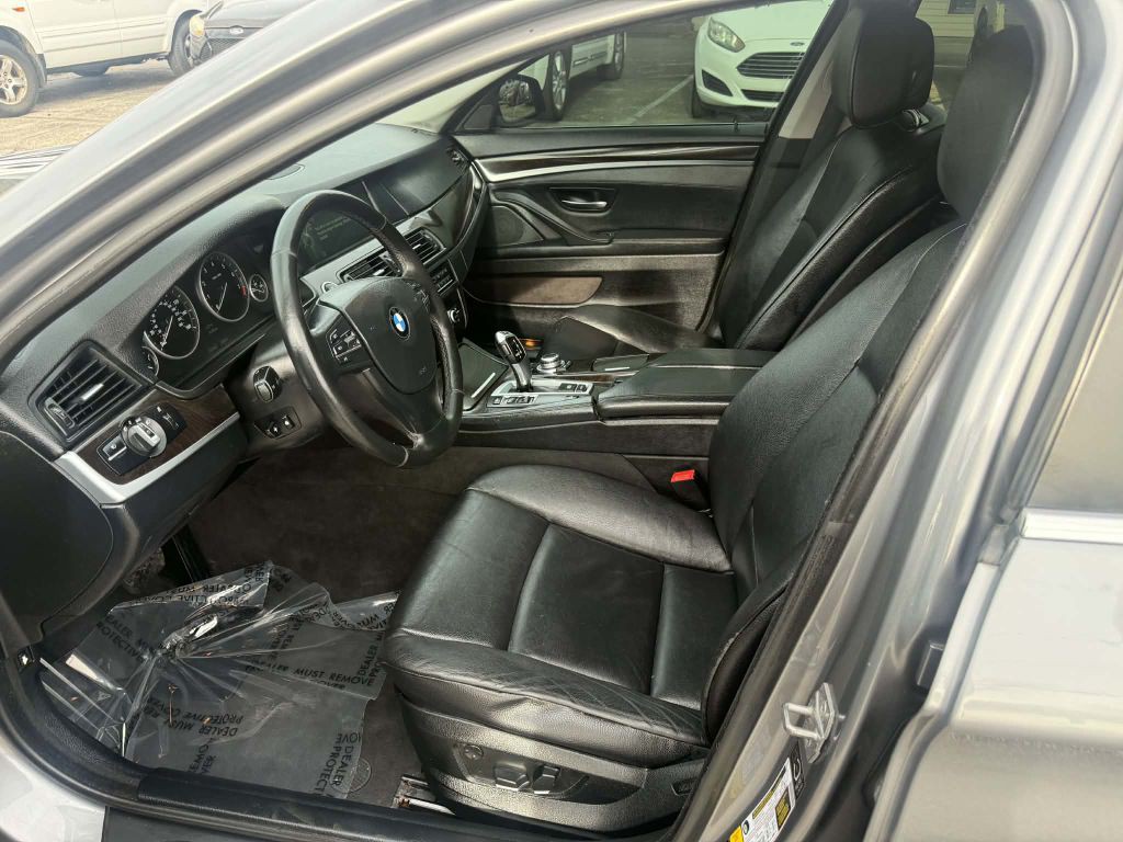 2013 BMW 5 Series Image 9
