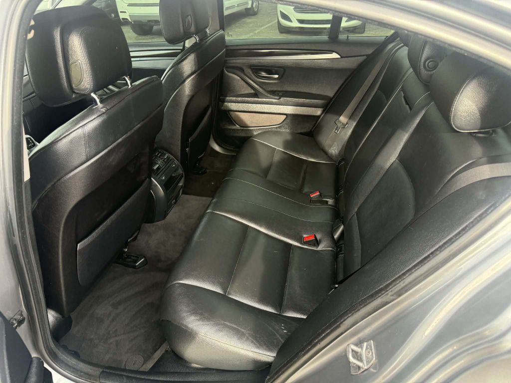 2013 BMW 5 Series Image 10