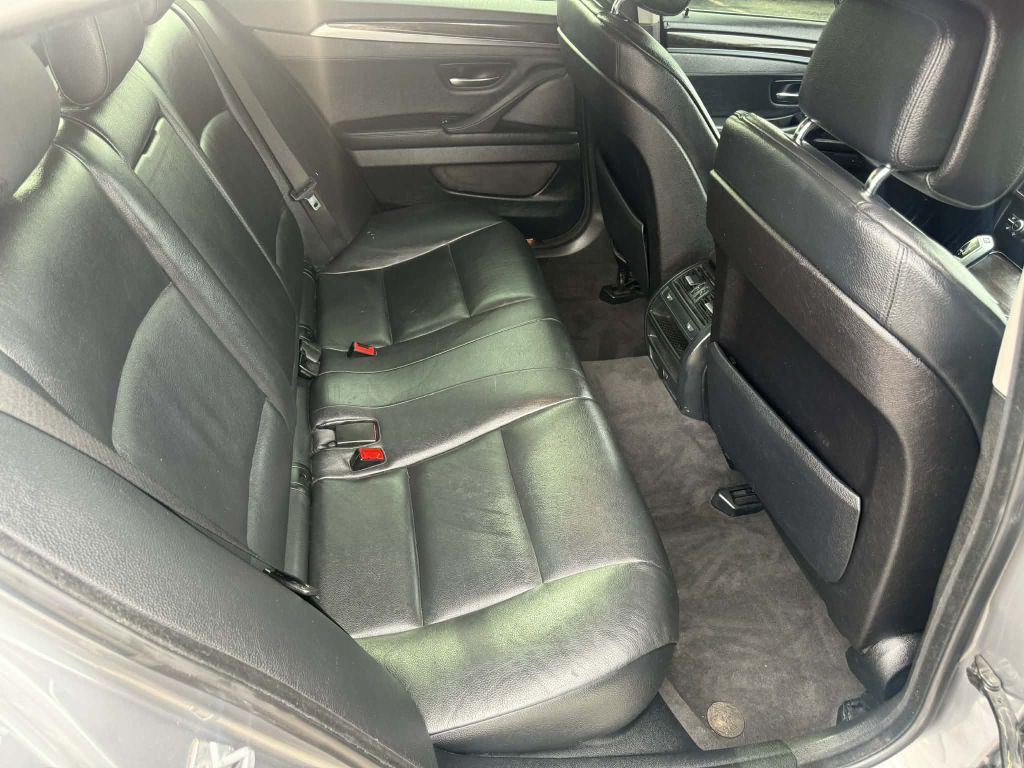 2013 BMW 5 Series Image 12