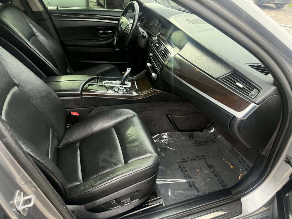 2013 BMW 5 Series Image 13