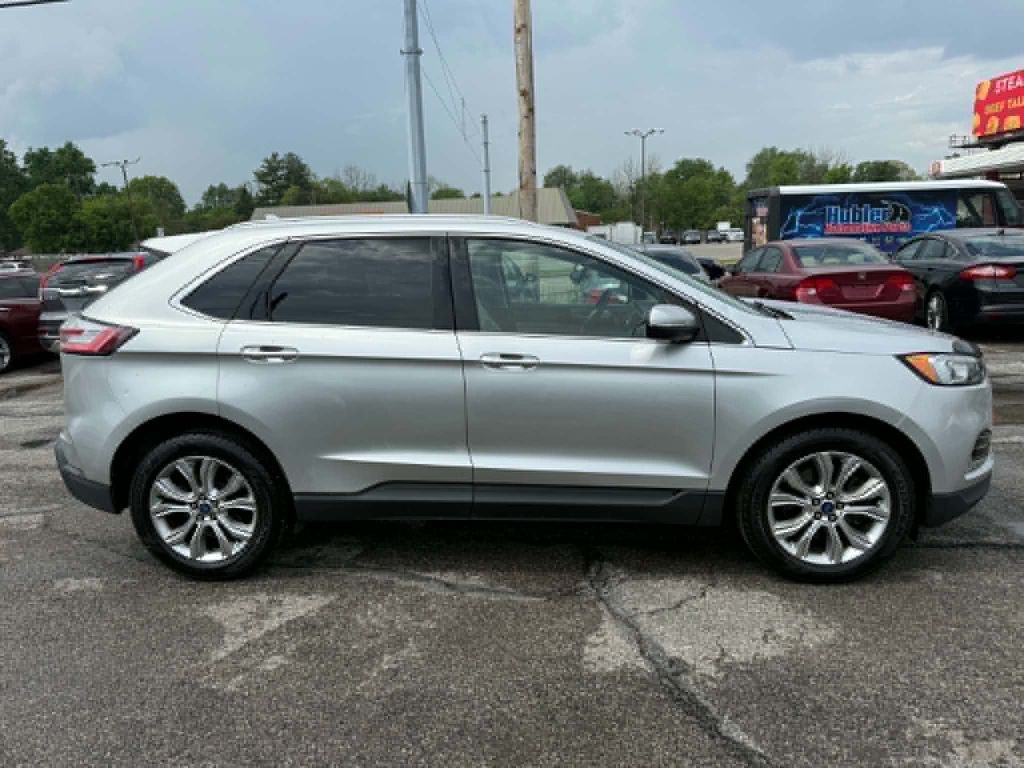 2019 Ford Edge Image 3