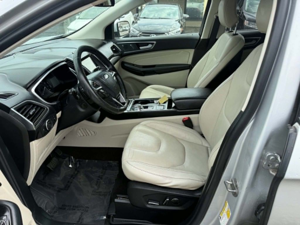 2019 Ford Edge Image 9