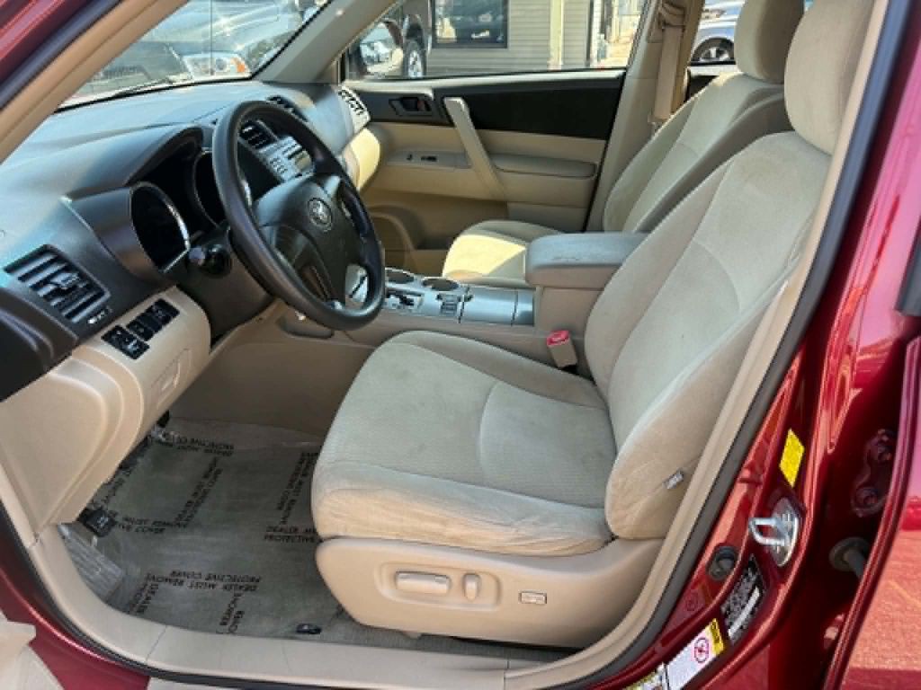 2010 Toyota Highlander Image 9