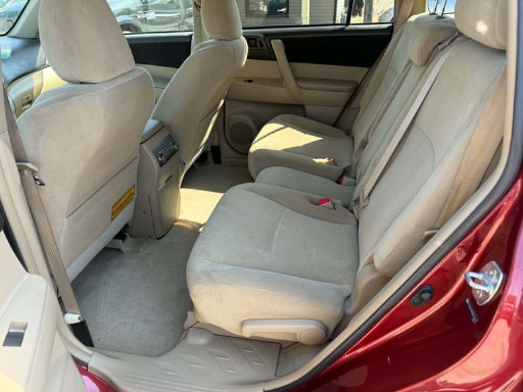 2010 Toyota Highlander Image 10