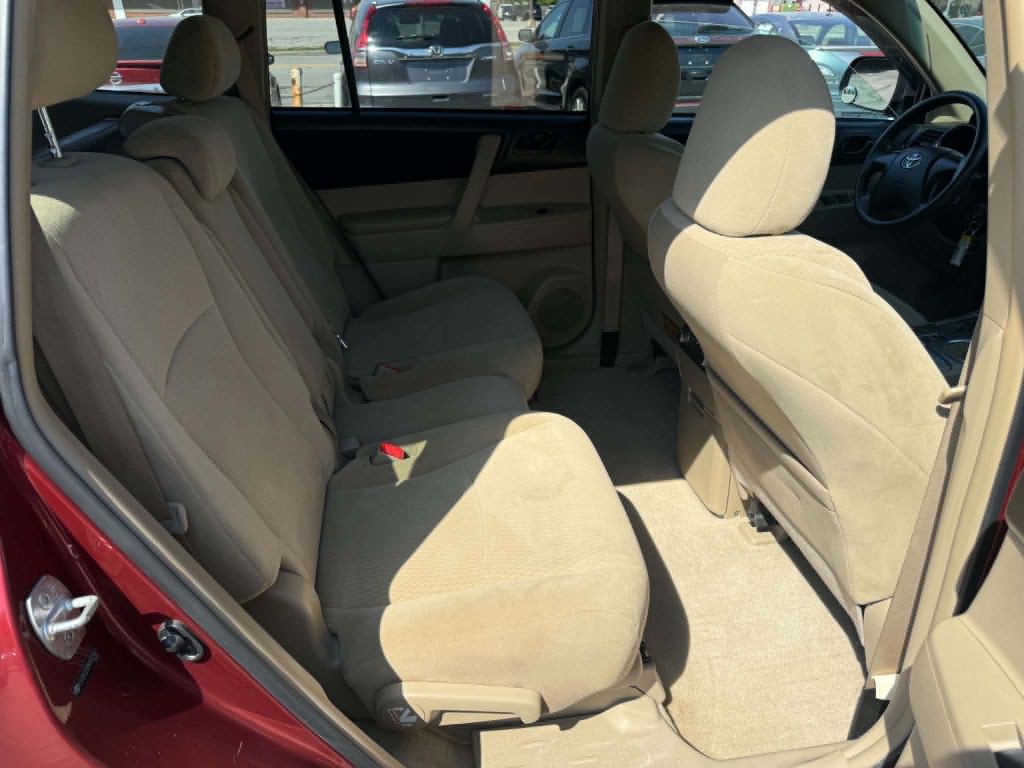 2010 Toyota Highlander Image 13