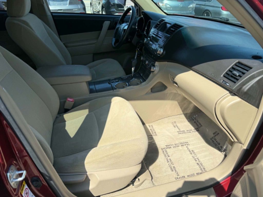 2010 Toyota Highlander Image 15