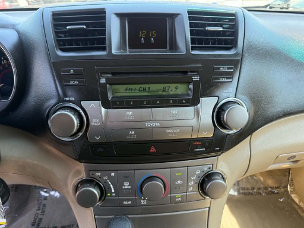 2010 Toyota Highlander Image 18