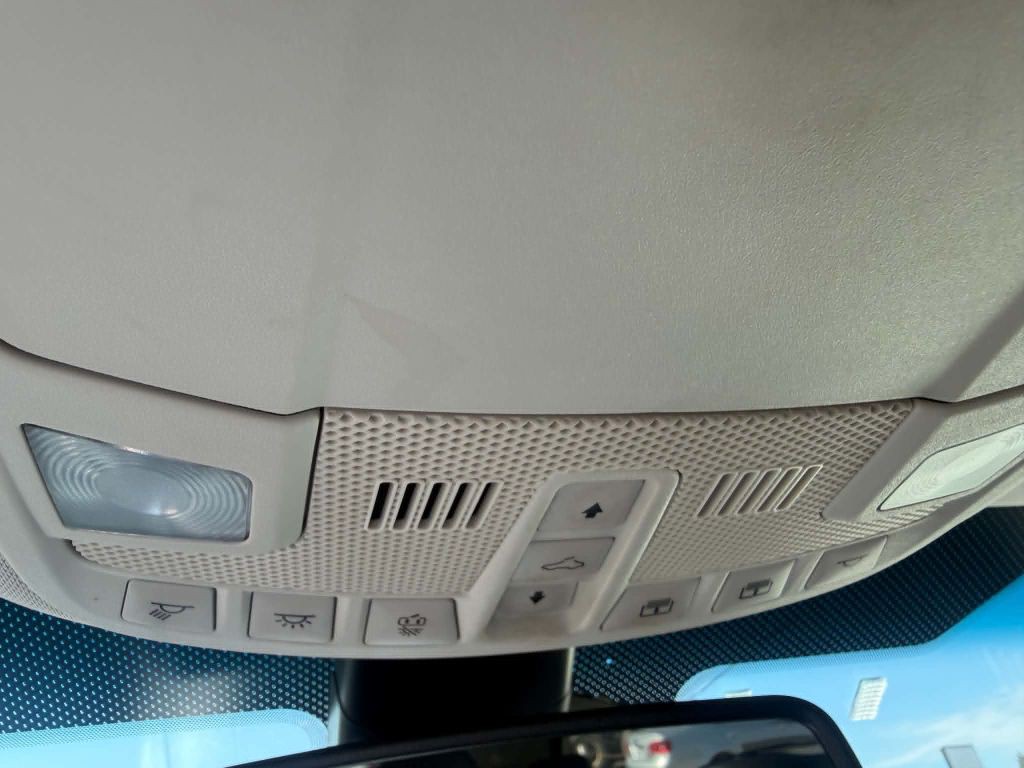 2016 Ford Edge Image 17