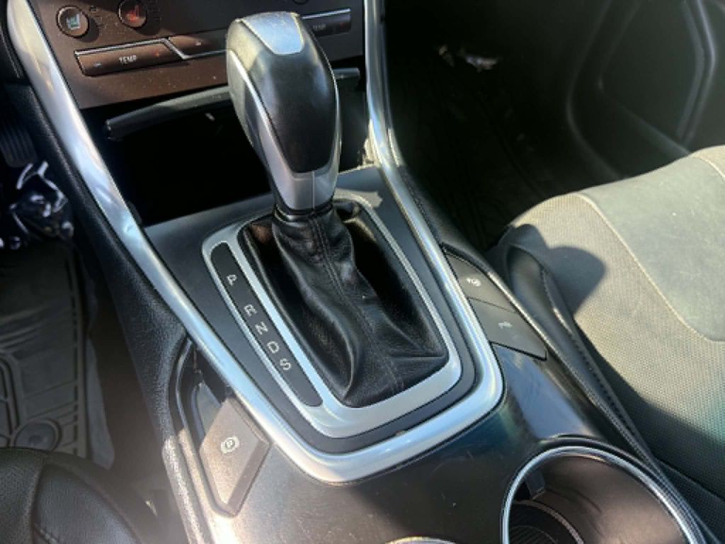 2016 Ford Edge Image 18