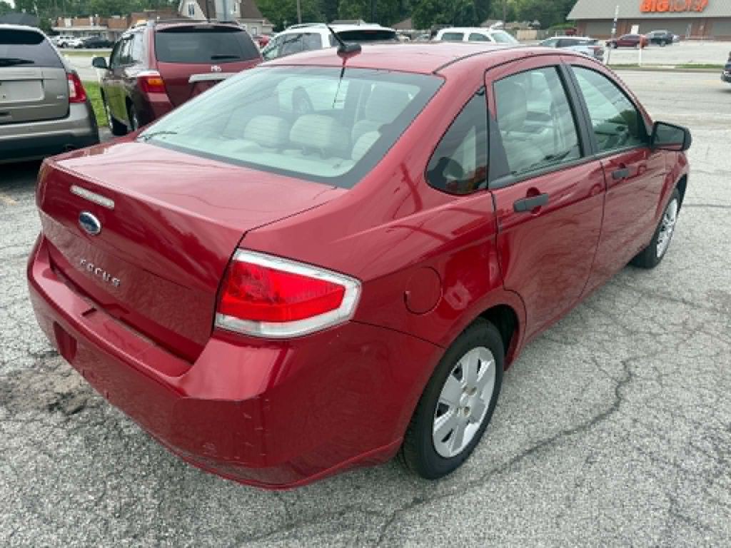 2010 Ford Focus Image 4