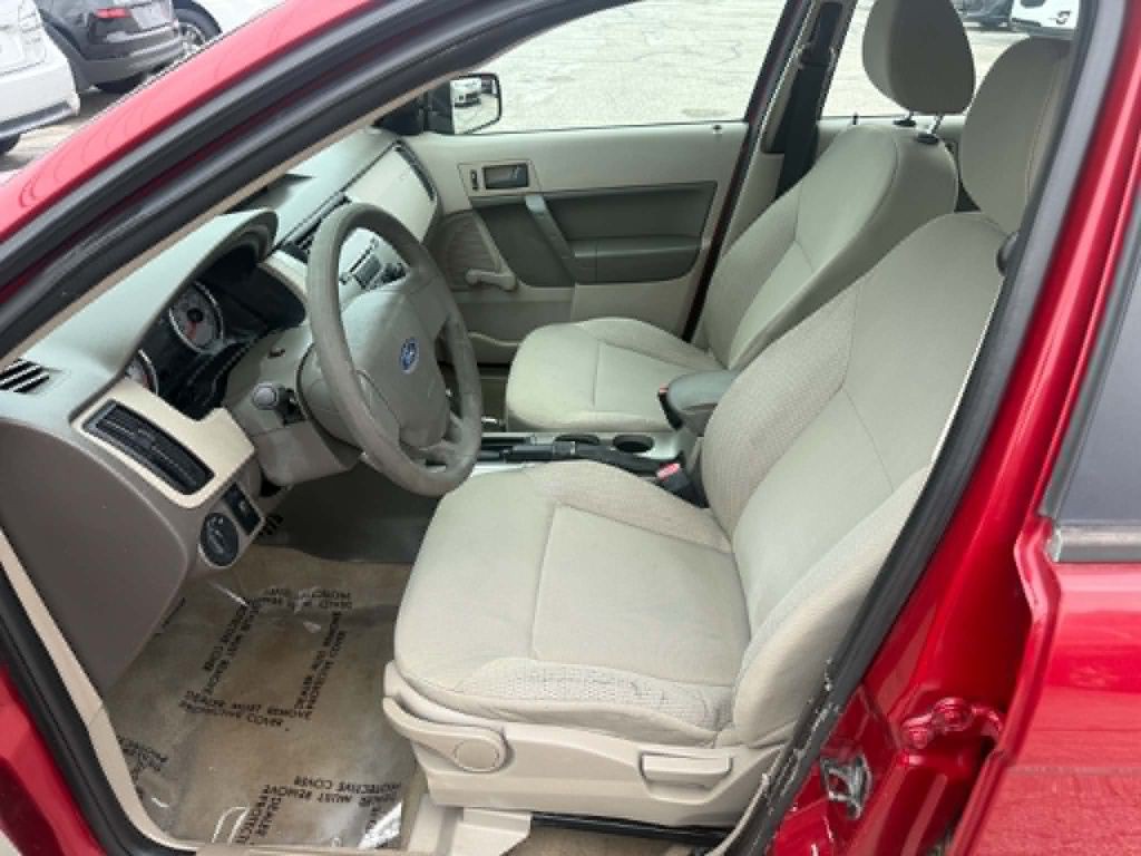 2010 Ford Focus Image 9