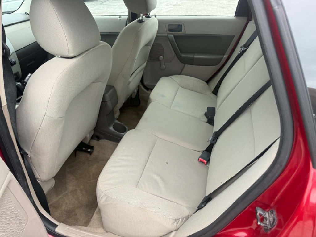 2010 Ford Focus Image 10