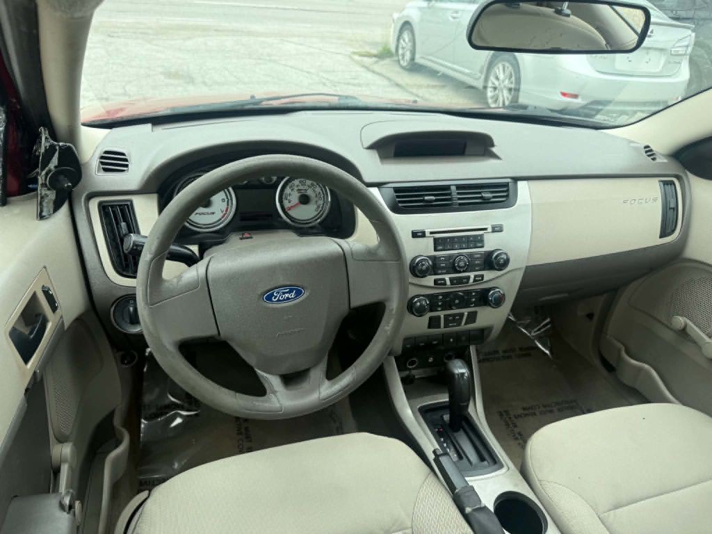 2010 Ford Focus Image 11