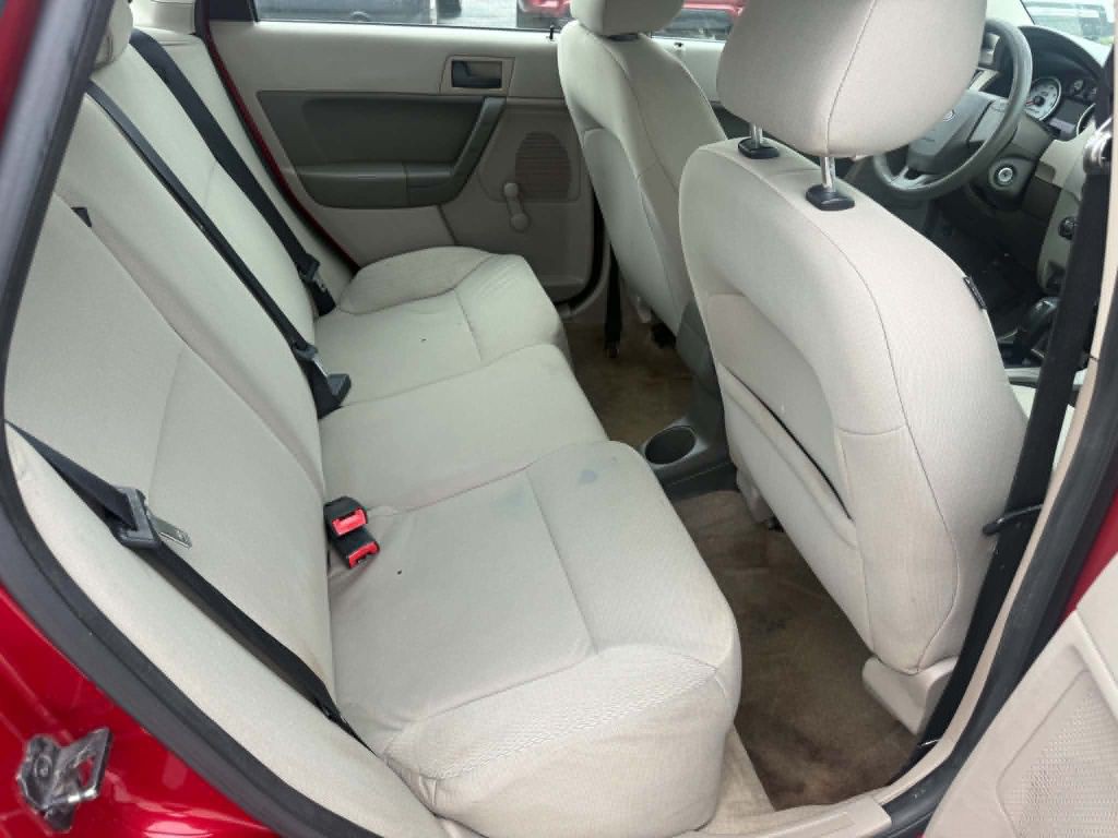 2010 Ford Focus Image 12