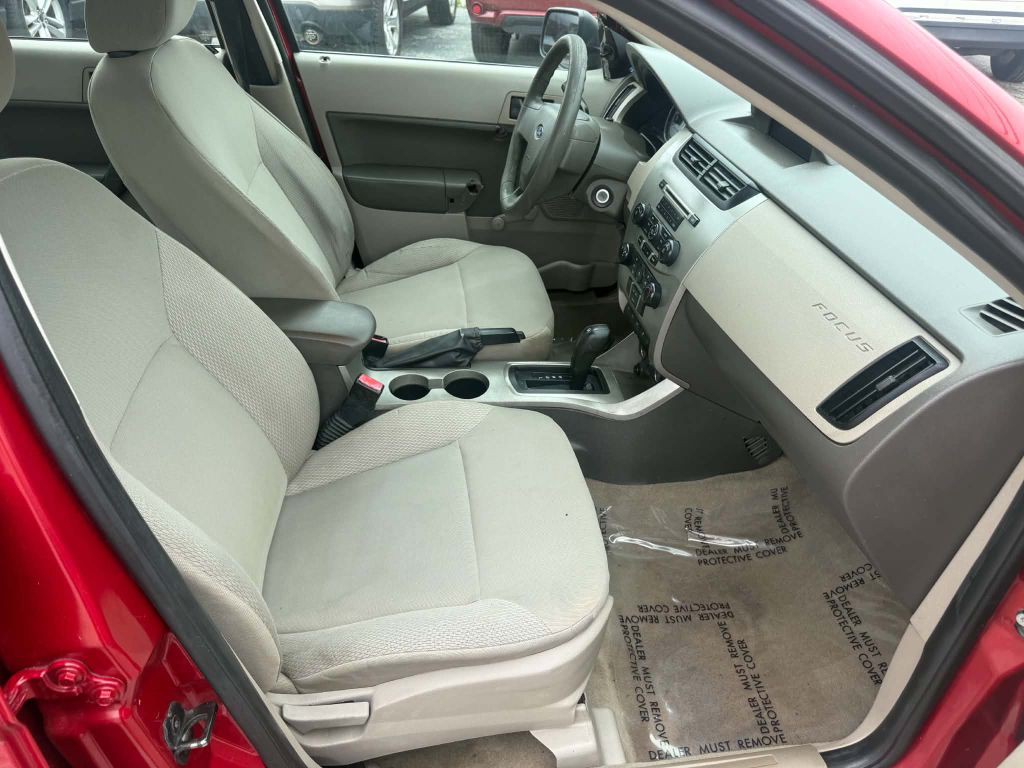 2010 Ford Focus Image 13
