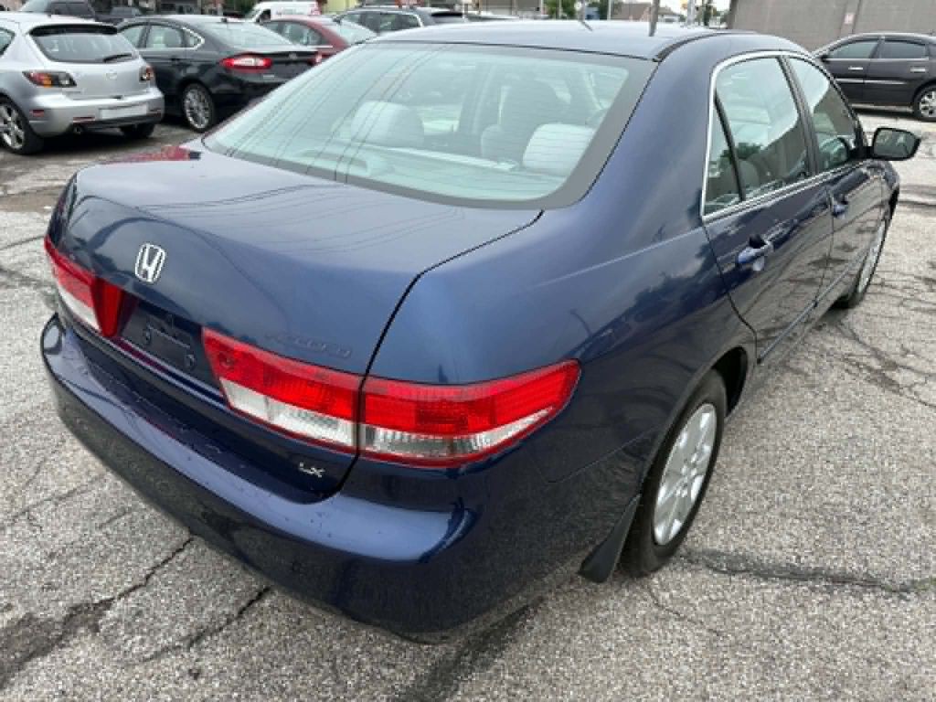 2004 Honda Accord Image 4