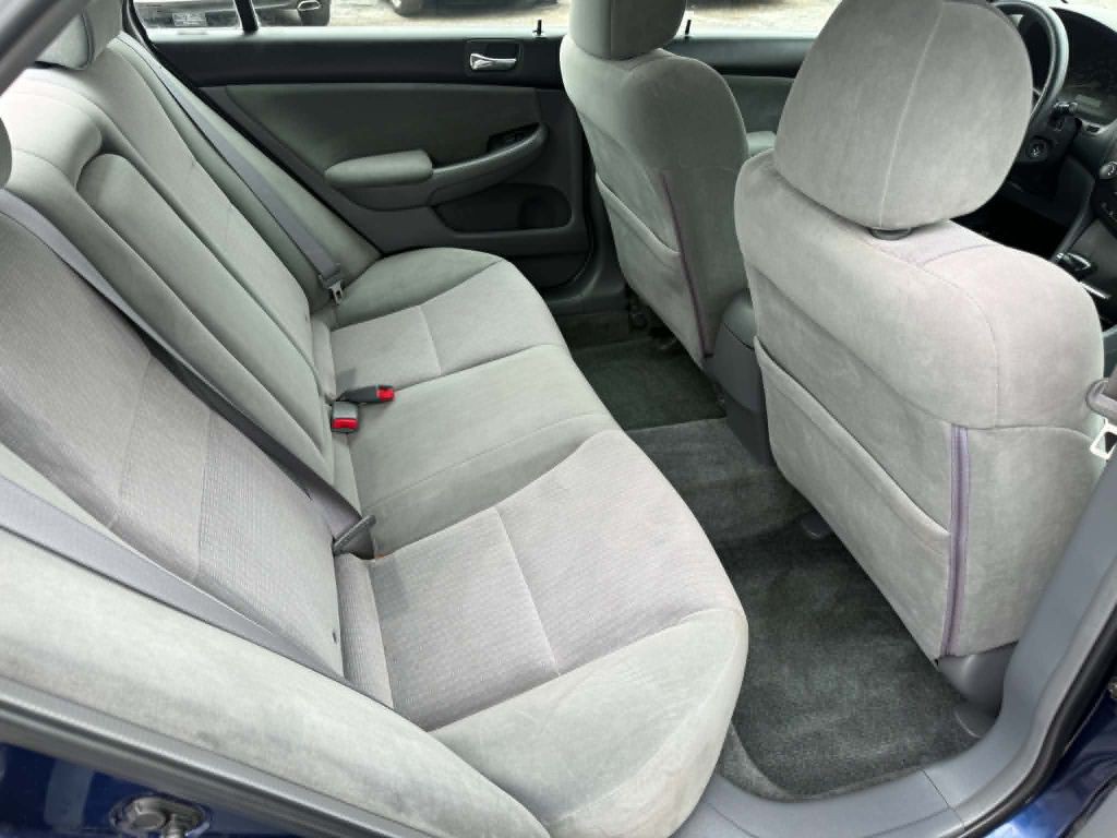 2004 Honda Accord Image 12