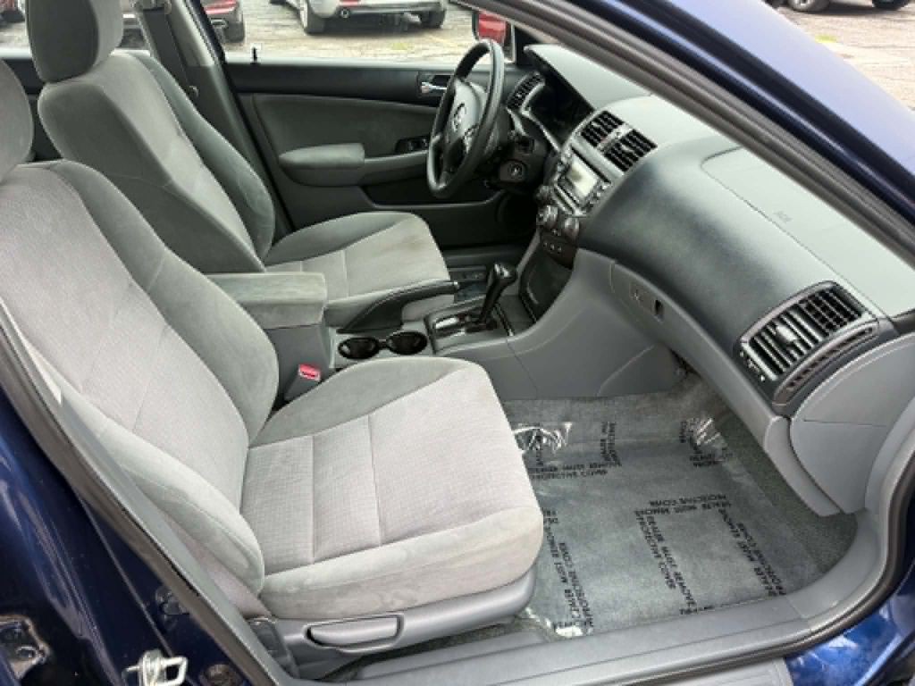 2004 Honda Accord Image 13