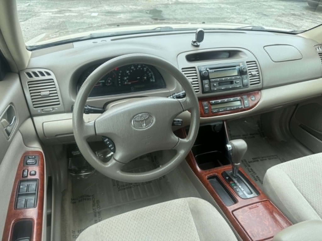 2003 Toyota Camry Image 11