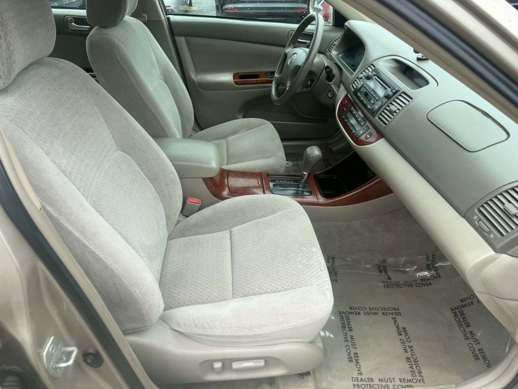 2003 Toyota Camry Image 13