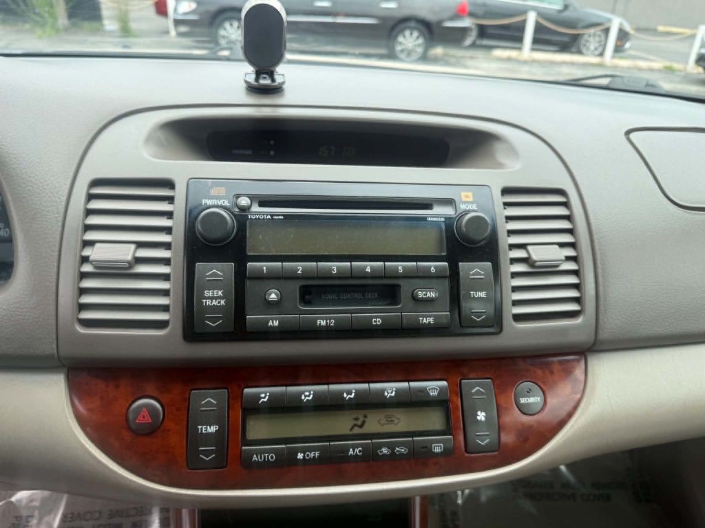 2003 Toyota Camry Image 15
