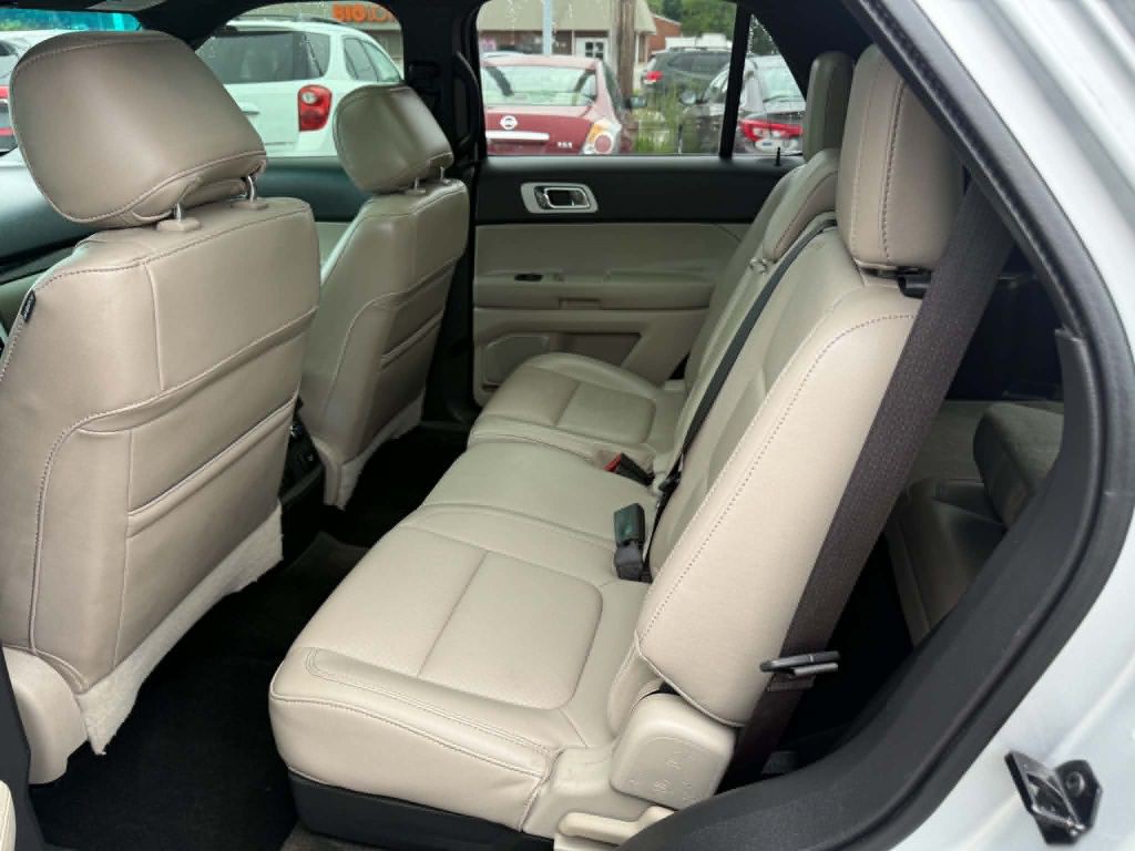 2011 Ford Explorer Image 10