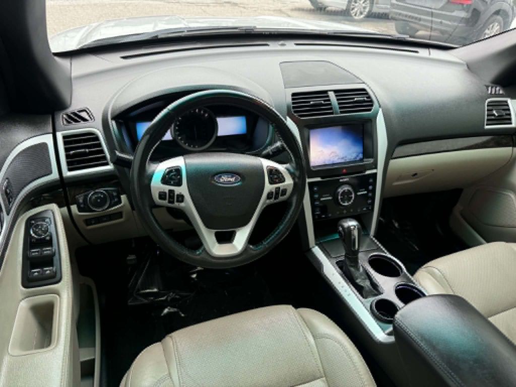 2011 Ford Explorer Image 11