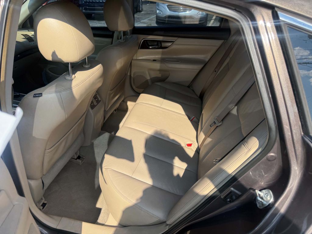 2013 Nissan Altima Image 10