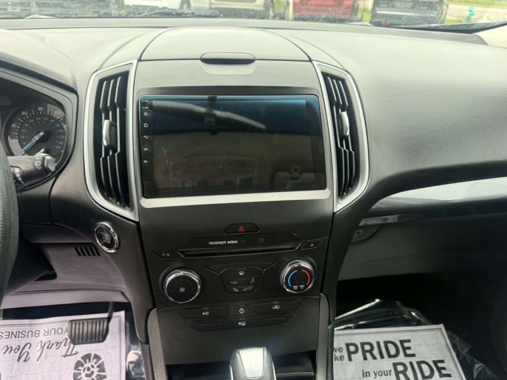 2017 Ford Edge Image 16