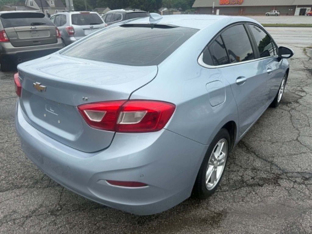 2017 Chevrolet Cruze Image 4