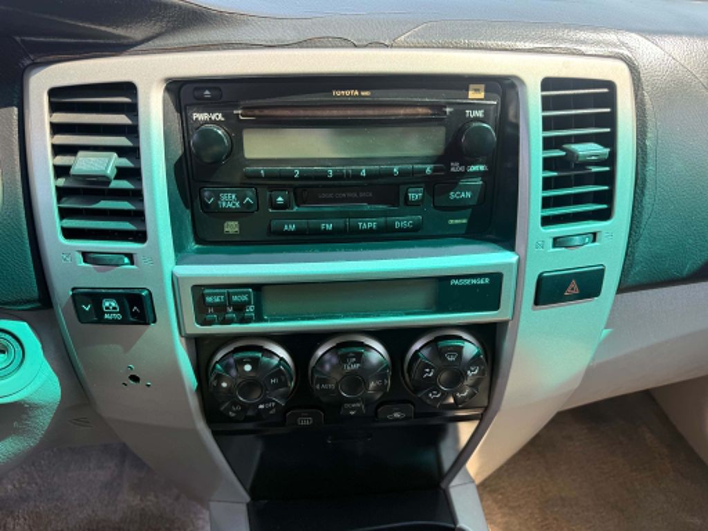 2004 Toyota 4Runner Image 18