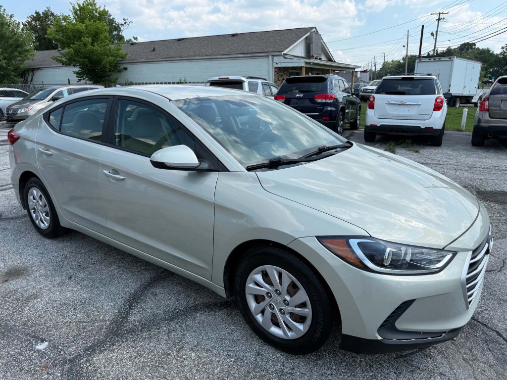 2017 Hyundai Elantra Image 2