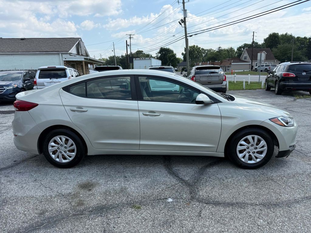 2017 Hyundai Elantra Image 3