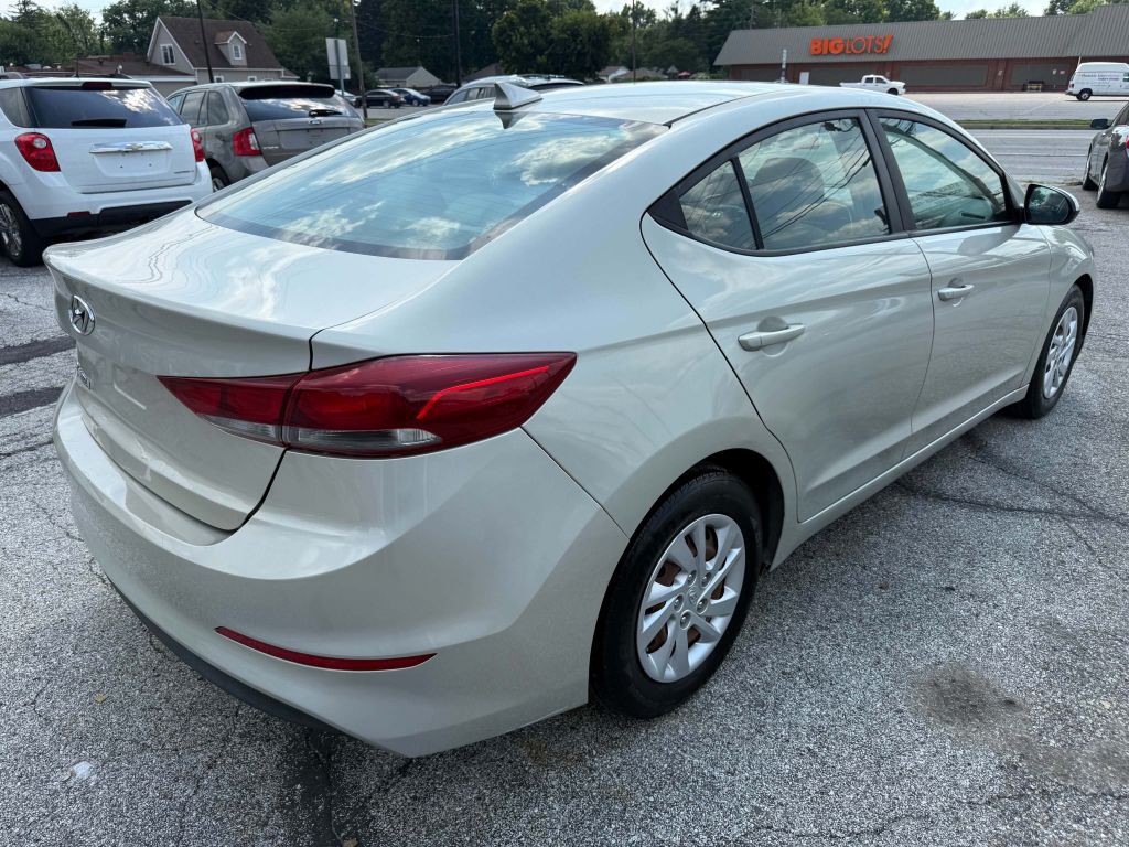 2017 Hyundai Elantra Image 4