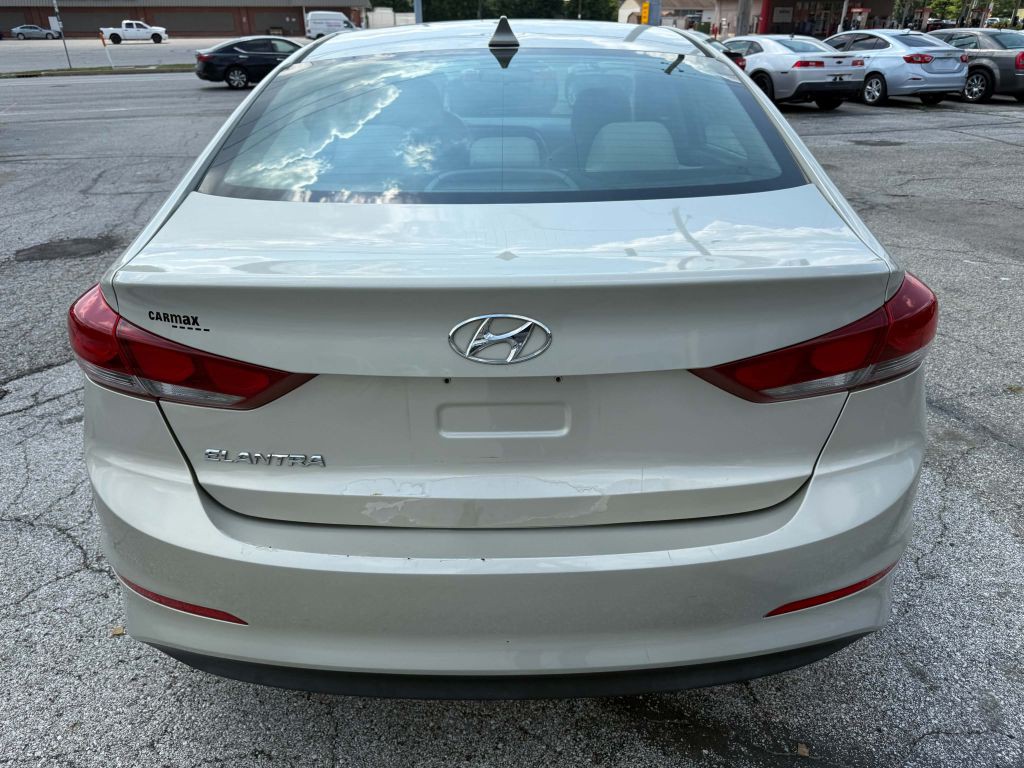 2017 Hyundai Elantra Image 5