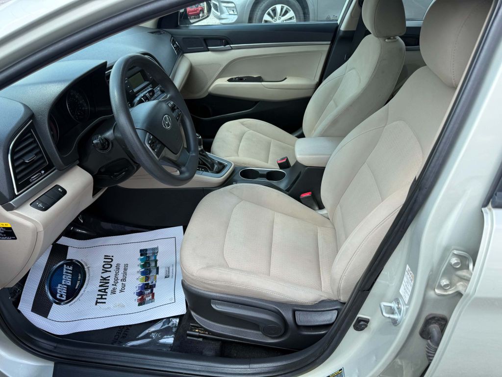 2017 Hyundai Elantra Image 9