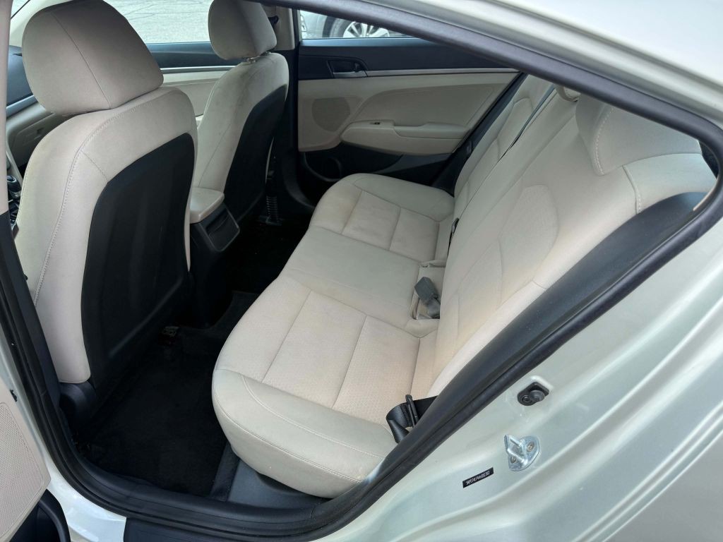 2017 Hyundai Elantra Image 10