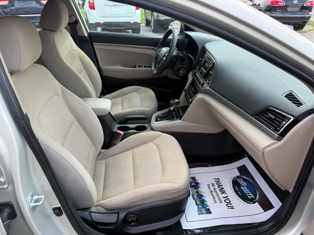 2017 Hyundai Elantra Image 13