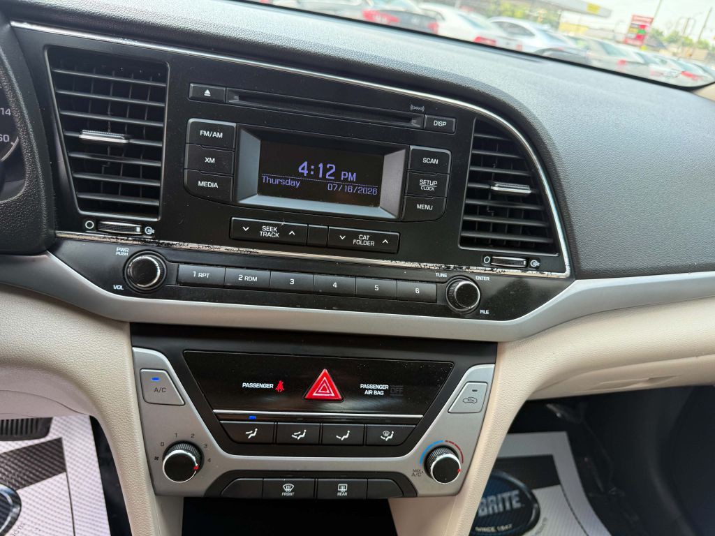 2017 Hyundai Elantra Image 14