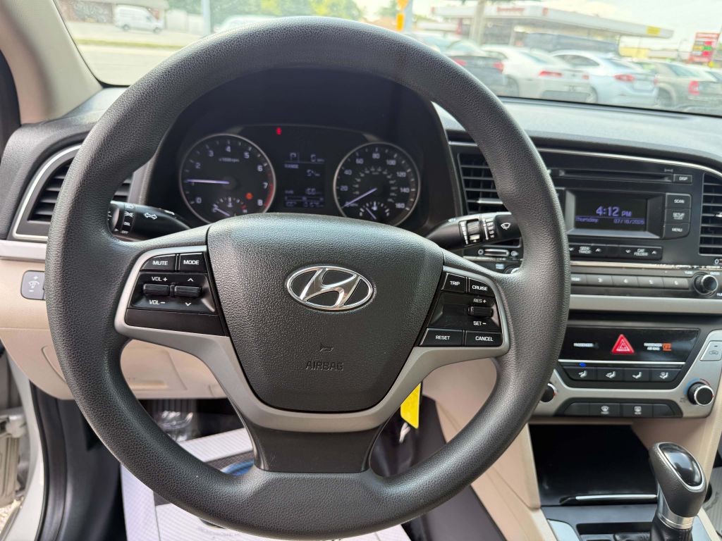 2017 Hyundai Elantra Image 15