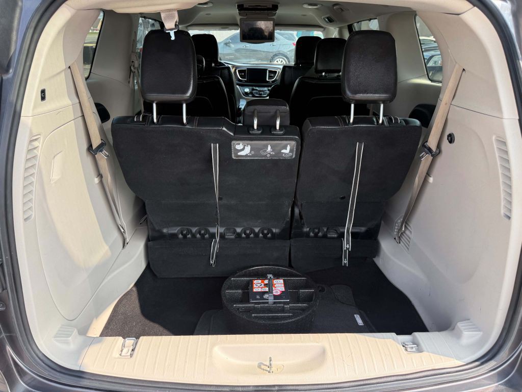 2017 Chrysler Pacifica Image 13