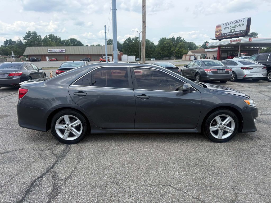 2012 Toyota Camry Image 3