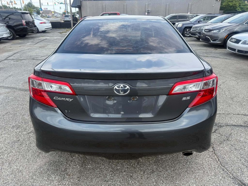2012 Toyota Camry Image 5