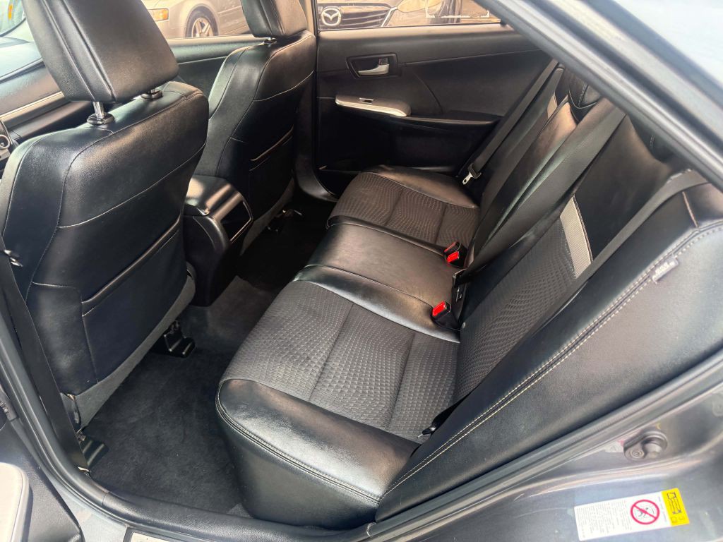 2012 Toyota Camry Image 10