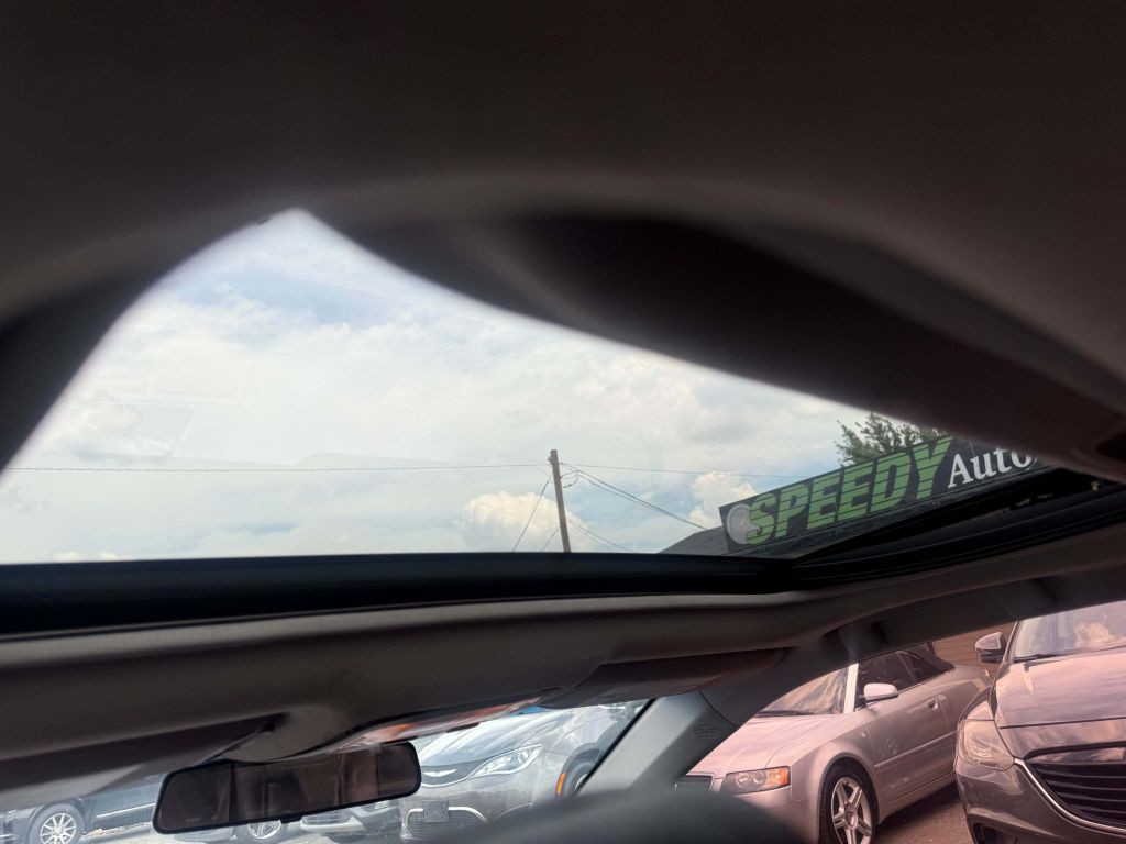 2012 Toyota Camry Image 12