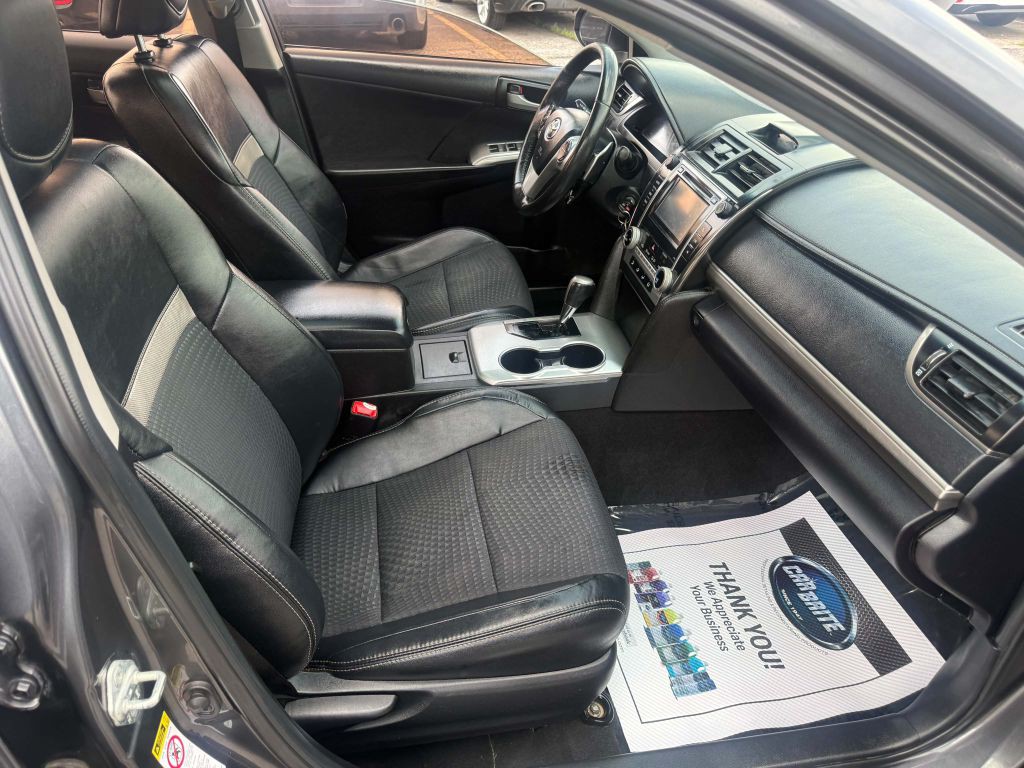 2012 Toyota Camry Image 14