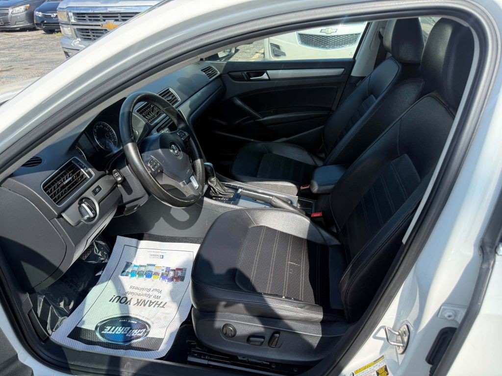 2015 Volkswagen Passat Image 7