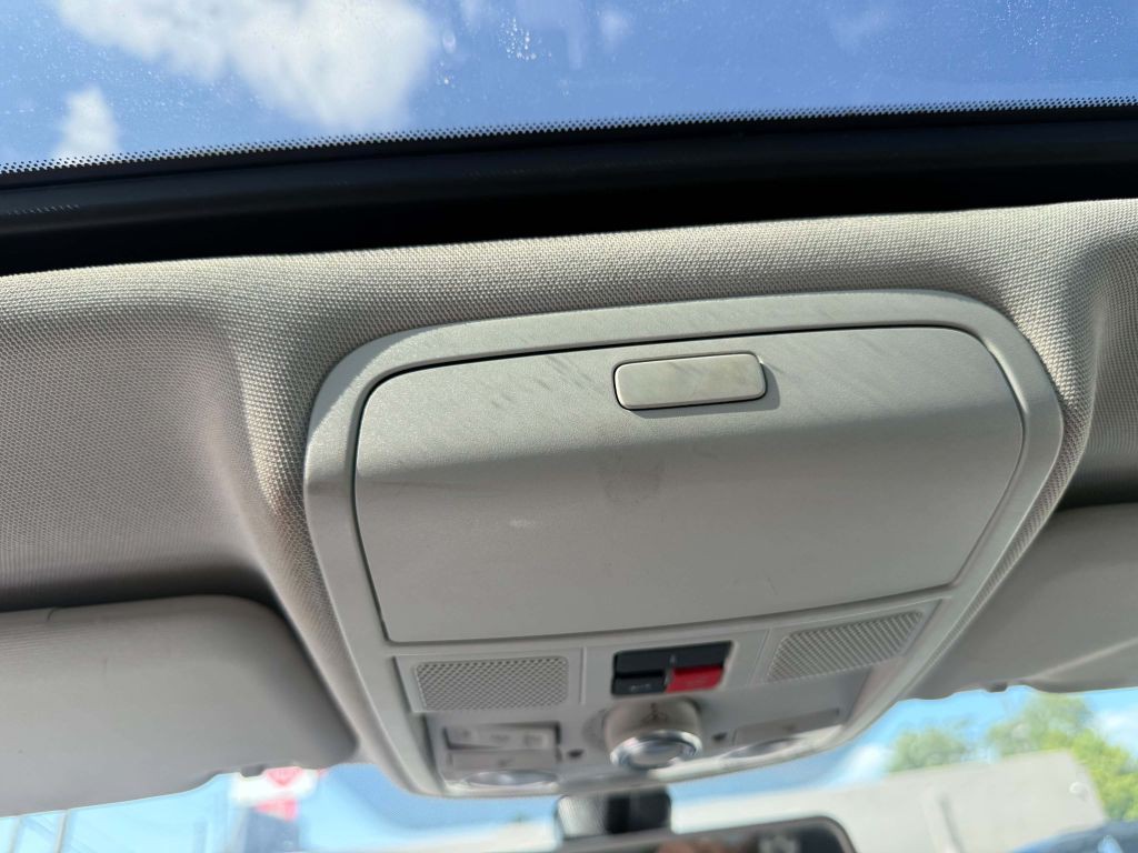 2015 Volkswagen Passat Image 14