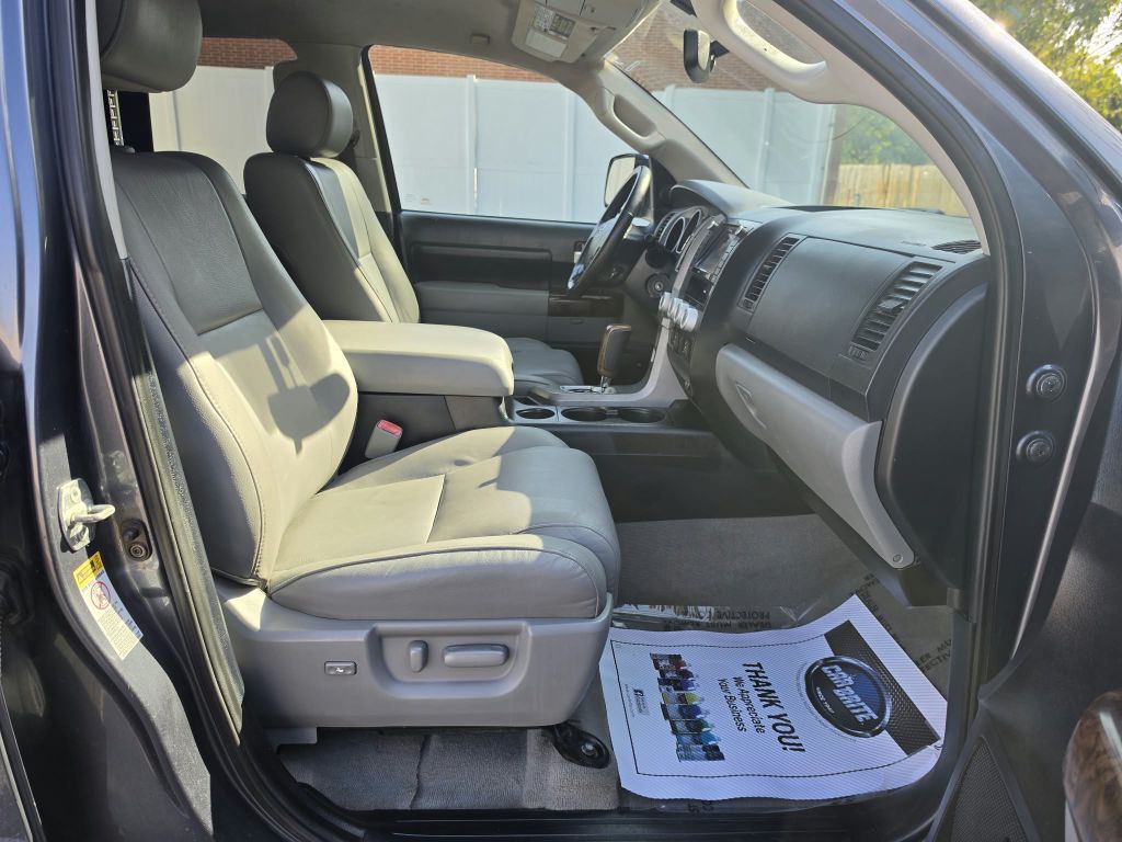 2010 Toyota Tundra Image 12